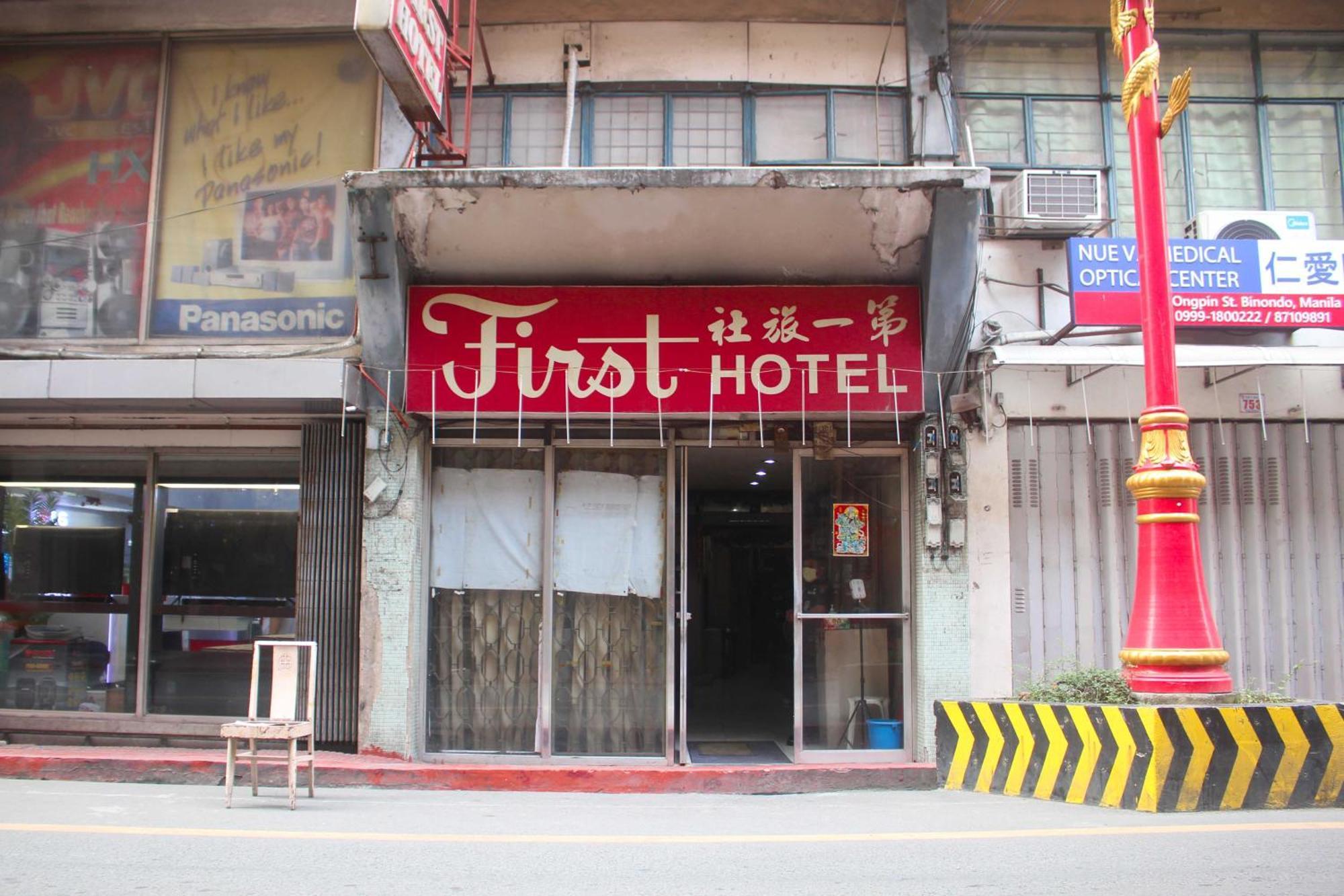 Oyo 1011 First Hotel Manila Exteriör bild